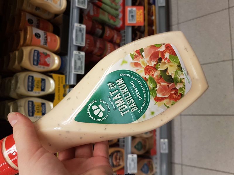 Soltørket tomat og basilikum dressing, Idun | Noba