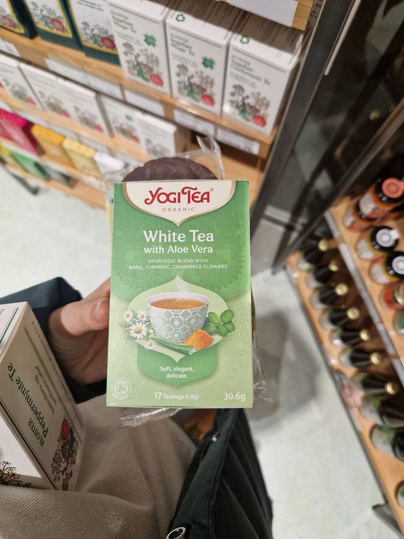 White tea with aloe vera, Yogi Tea | Noba